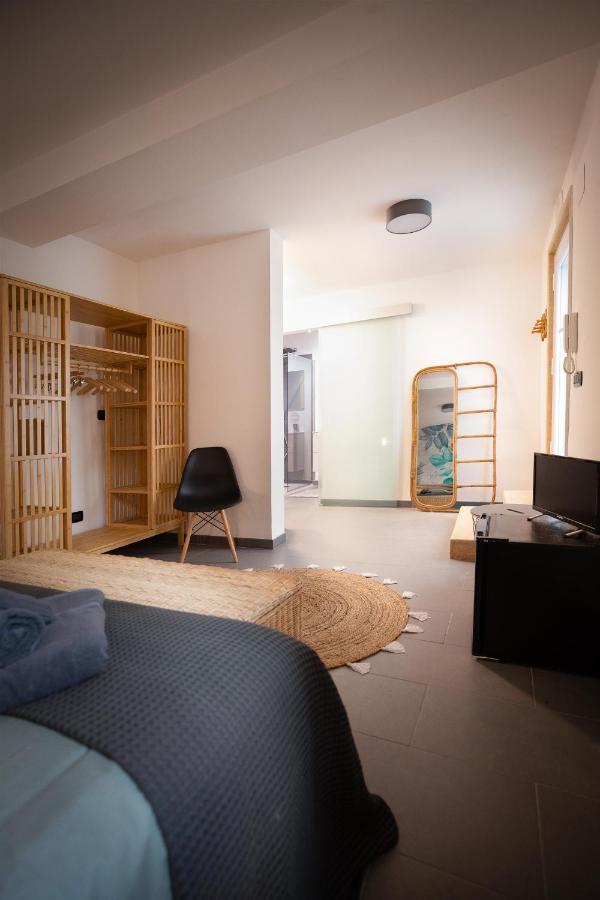 Via Calefati Land Apartment Bari Exterior photo