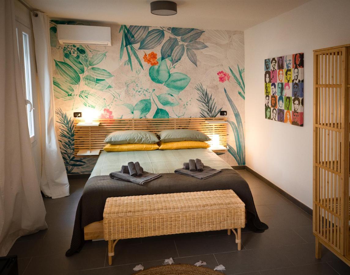 Via Calefati Land Apartment Bari Exterior photo