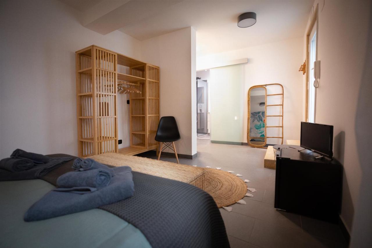 Via Calefati Land Apartment Bari Exterior photo