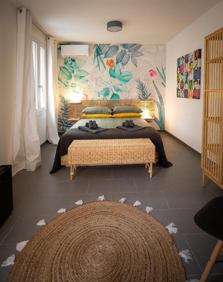 Via Calefati Land Apartment Bari Exterior photo