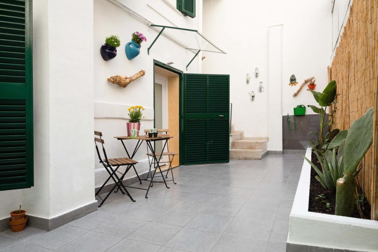 Via Calefati Land Apartment Bari Exterior photo